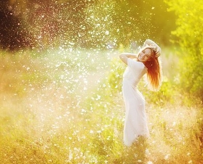 Как стыдливо раскрыты пионы!