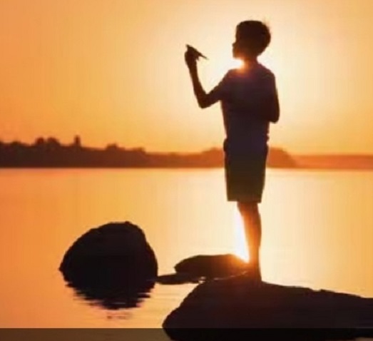 Твоя душа, как море, золотится...