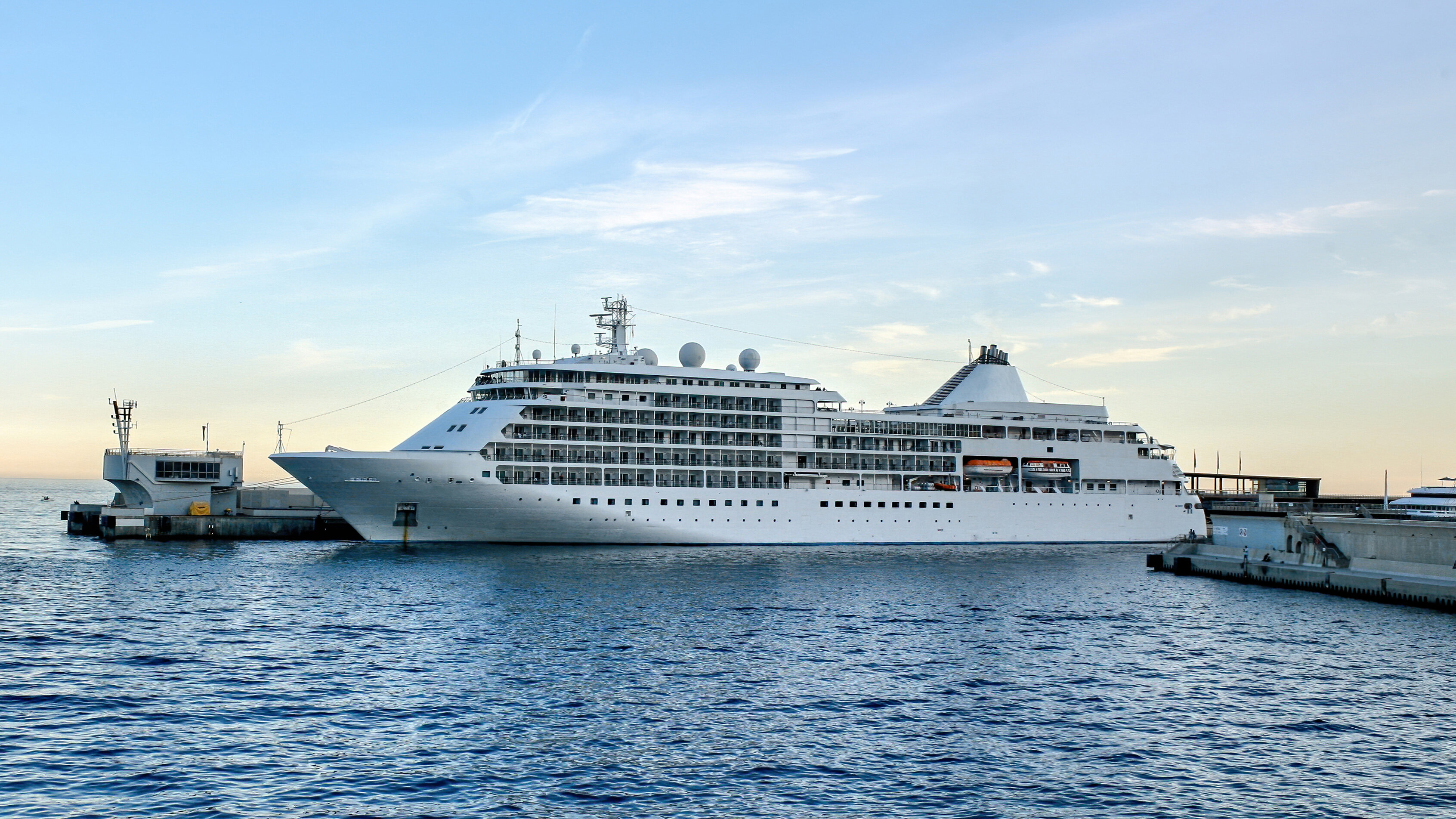 На лазурной волне