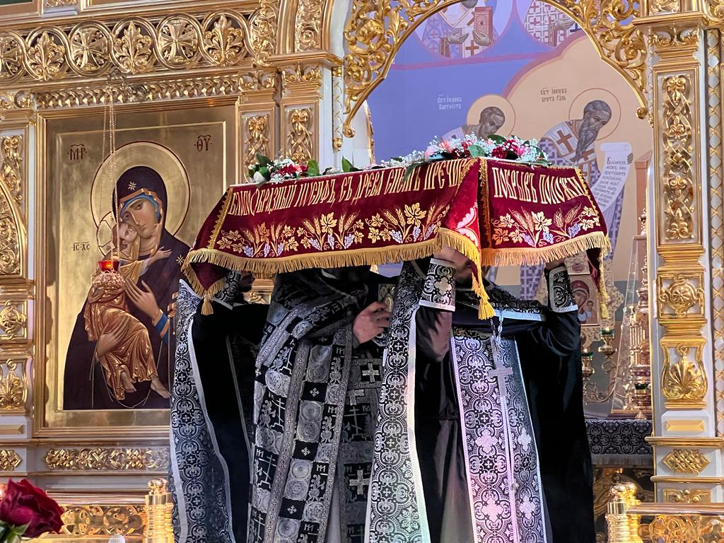 Чин погребения Плащаницы 