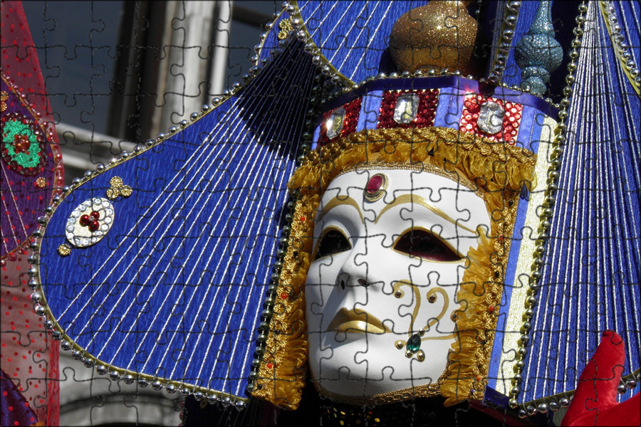 "Тот, кто в жизни играет роль..."