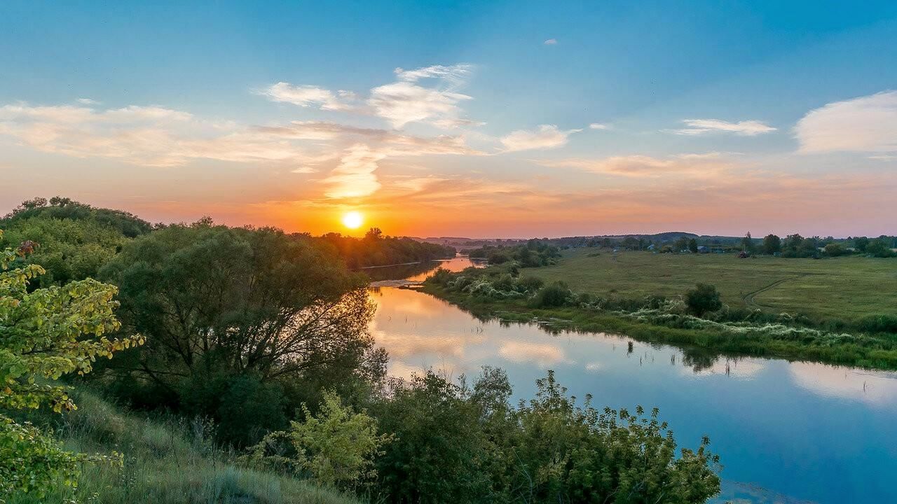 "Небо светлеет своей синевой..."