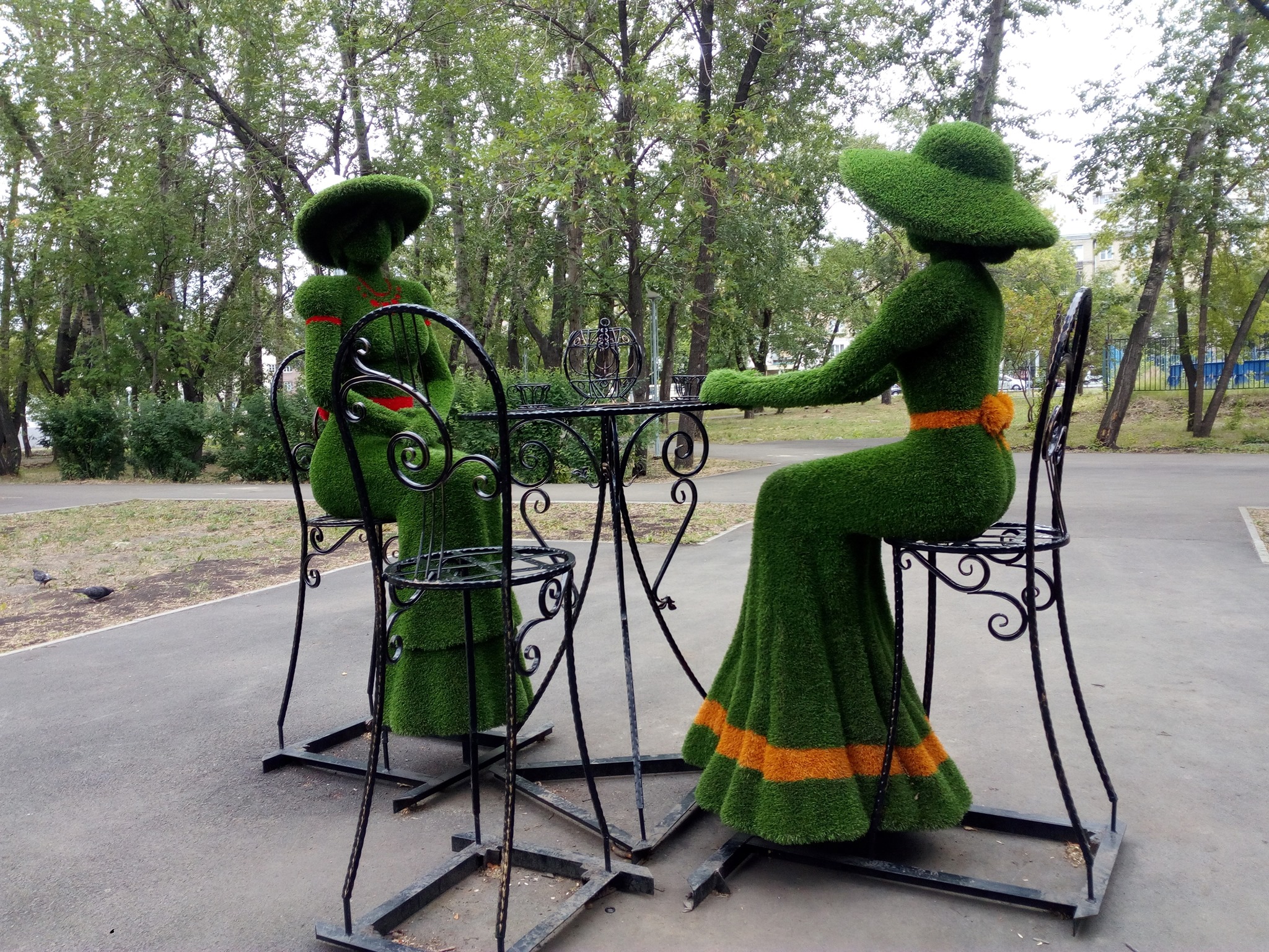 ЧАЕПИТИЕ ПОДРУГ