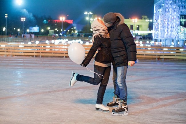 - Милый, милый мой дружок, побежали на каток!