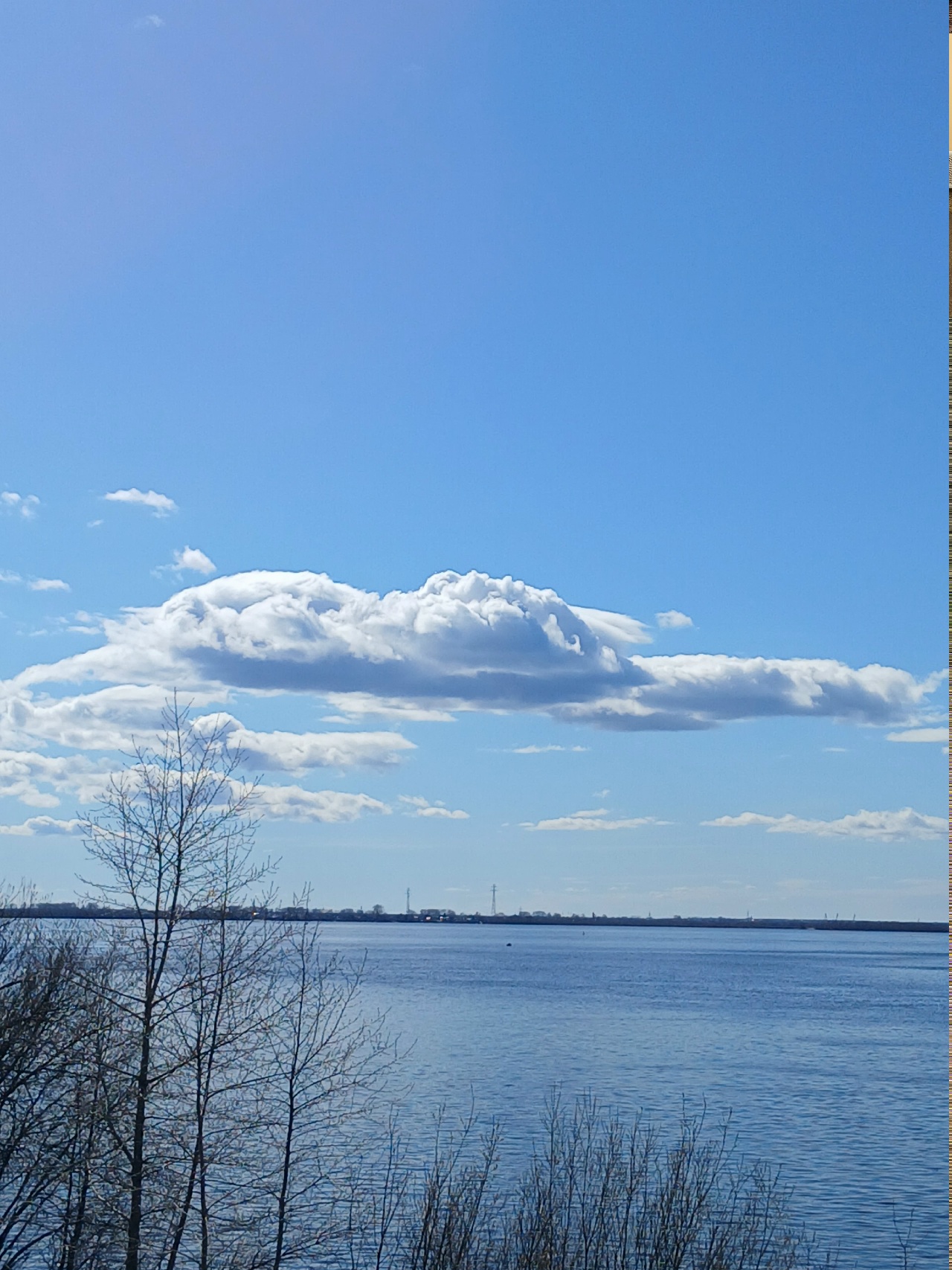 Унесла Двина лёд в море