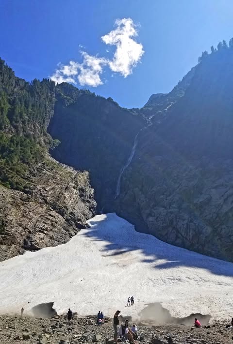 Не каждый слепой рождается музыкантом. 